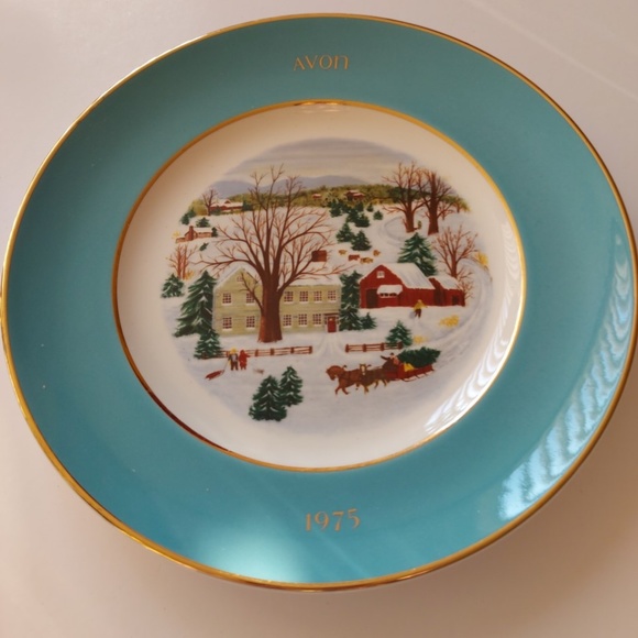 1975 Vintage Collectable Decorative Avon Christmas Plate - Picture 7 of 9